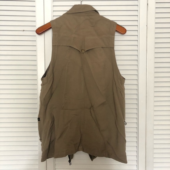 Vest - Picture 7 of 7